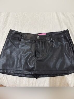 Edikted black faux leather mini skort